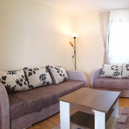 Captain's House By The Danube River *