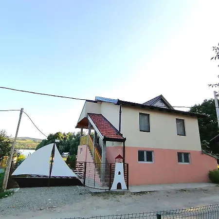 Captain's House By The Danube River Holiday home Cerevic