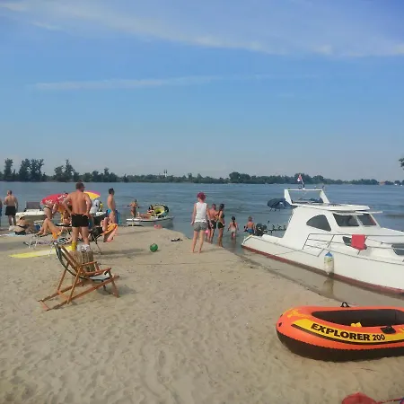 Holiday home Captain's House By The Danube River Cerevic