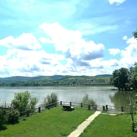 Holiday home Captain's House By The Danube River Cerevic